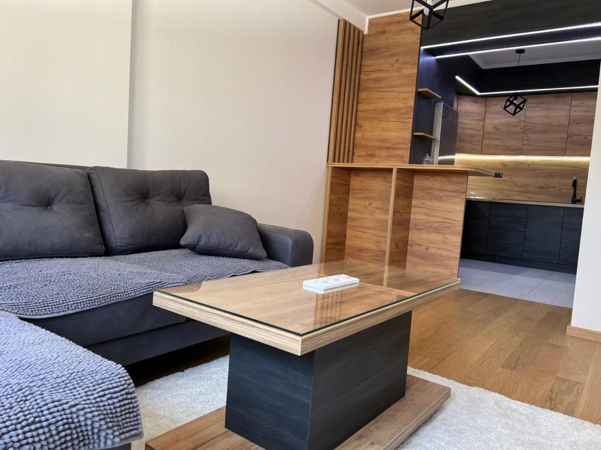 Stan Na Dan Viktor-Lukavica Appartement SJJ Buitenkant foto